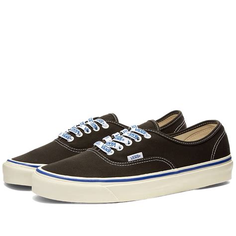 vans authentic black laces.